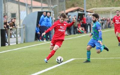 Buruz egindako bi golei esker Antzuola lider (2-0)