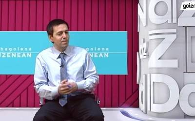 Ander Errasti: "Errekonozimendu bat da guretako liburua japonieraz ere saltzea"