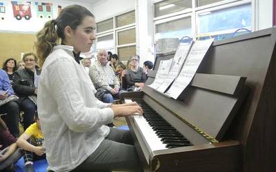 Piano doinuekin bidaian