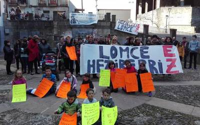 Hezkuntza-sistemarekiko kezka areagotu da guraso eta ikasleen artean