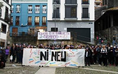 Erasoen aurka eta askatasunaren alde, "Ni neu" lemapean