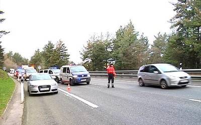 60 urteko azkoitiar bat hil da AP-8an, kamioi batek harrapatuta