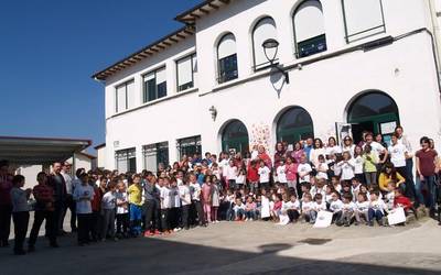 Herri eskolen festako egitaraua eta koreografia aurkeztu dituzte