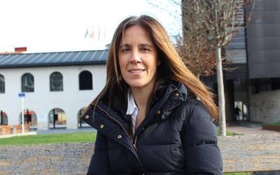 Estitxu Alkorta: "Derrigortasun eta folkloretik kanpo utzi behar dugu euskara"