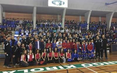 Bilbao Basketeko jokalariek Tabirakoko gazteekin entrenatu dute Durangon