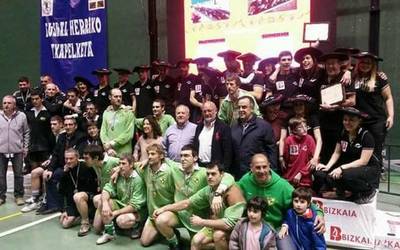 Berriz ere podiumera igoz bukatu du Euskadiko txapelketa Beti Gazte sokatira taldeak
