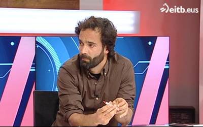 Asier Hilario Nafarroan izandako lurrikaraz hizketan ETBko ‘Ahoz aho’ saioan