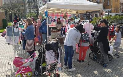 Zabaldu da Merke azoka Amaiako plazan
