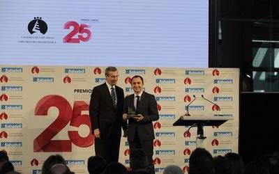 Copreci eta Aita Menni saritu ditu Gipuzkoako Bazkundeak