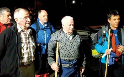 Lan Gaua Kontrabandisten Ibilaldi gidatua Hondarribian eginen dute apirilaren 1ean