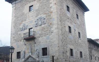 Hainbat obra egin beharko ditu Hotel Torre eraikinaren kudeatzaile berriak