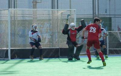 Ganbegi Hockey taldeak ez du garaipenik erdiesterik izan asteburuan, jokaldi onak egin arren
