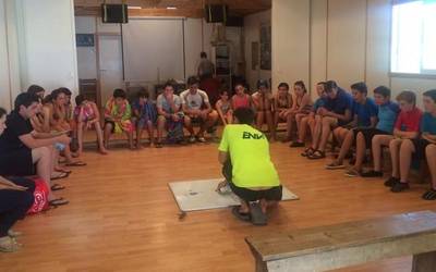 Diputazioaren eskaintza zabala 14 eta 17 urte arteko gazteendako, udara begira