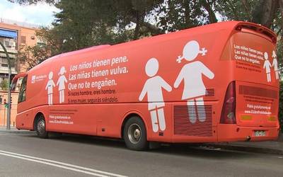 Gaur iritsiko da autobus transfoboa Iruñera