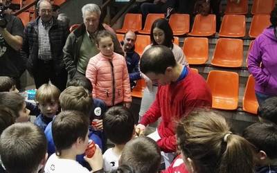 Barriolak garaipen batekin itzuli die agurra Oñatiko pilotazaleei