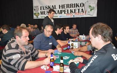 Eskualdeko 3 bikote lehiatuko dira Euskal Herriko IX. Mus Txapelketaren finalean