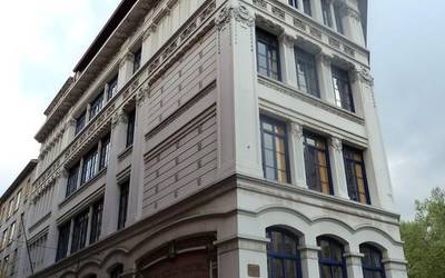 Mujika eskolak bihar ospatuko du bere mendeurrena
