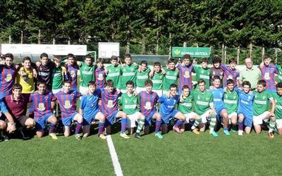 Kadete mailako futbol derbia jokatuko dute Beti Gaztek eta Gure Txokoak Lesakan