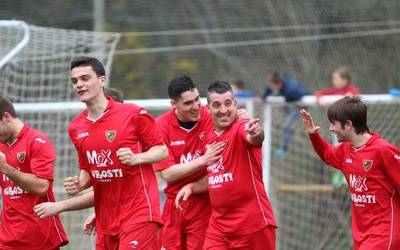 "Giro polita" sortu du futbol taldeak herritarren artean