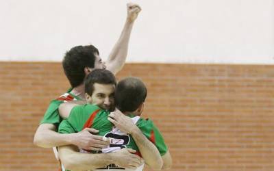 Eskoriatzak Aretxabaleta garaitu du (3-0)