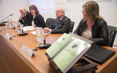 Oinarrizko Hiztegi Juridiko-Parlamentarioa aurkeztu dute