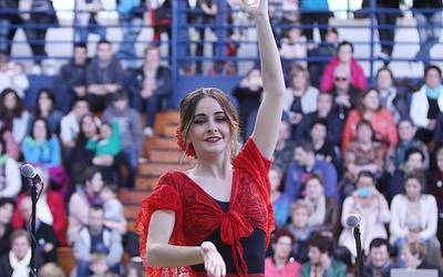 Flamenkoaren erritmora ere, tipi-tapa
