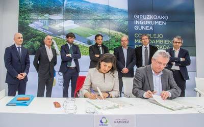 Sinatu du erraustegia egiten hasteko kontratua Altuna y Uria tartean den enpresa taldeak