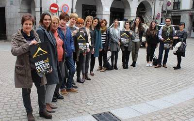 Moda desfilea antolatu du Bertanek iganderako