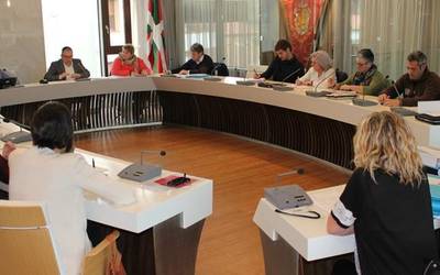 Udalbatzarrak “aurkakotasun osoa” adierazi dio Gueñes-Itsaso linea elektrikoari