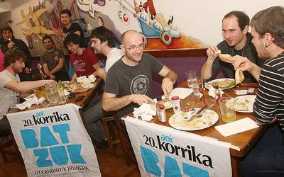 "Gose handia" egon da Arrasateko Jai Zale tabernan, euskararen alde