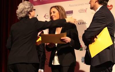 Ainhoa Ulibarri erizainaren ikerketa lana aitortu dute Albert Jovell Sariek