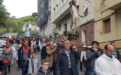 Jesukristoren berpizkundea irudikatu dute Arritokietan