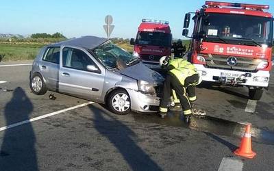Hil egin da emakume bat auto istripuan Allon