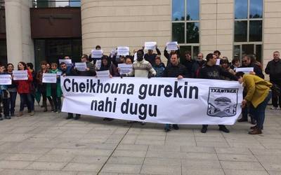 Cheikhouna Txantrean gelditzeko eskatu dute auzitegi aurrean haren epaiketaren egunean
