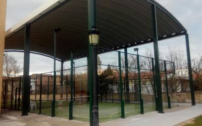 Argantzunen padel pista berri bat estreinatu dute