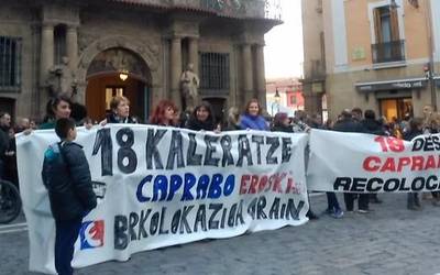 Capraboko kaleratuei sostengua adierazi die Iruñeko udalbatzak, aho batez