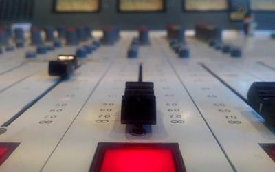 Estudio nagusian, mahai berria aurki