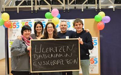 Euskararen Eguneko argazkiak (1/3): photocalla