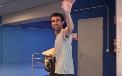"Mikel! Mikel!" oihu artean agurtu dute zaleek 'Gontxa'