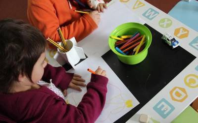 Erroldatze-ziurtagiriak bidali dizkie udalak Amurrioko familiei, eskoletako aurrematrikulazioan laguntzeko