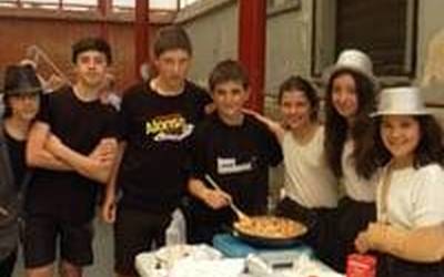 Paella itzelak prestatu zituzten legorretarrek
