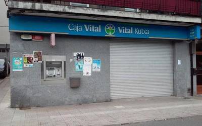 Kutxazaina ez dutela konpondu salatu du Aretako Auzo Plataformak