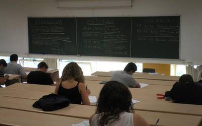 Unibertsitatera Sartzeko Ebaluazioa egiten dabiltza, EHUn