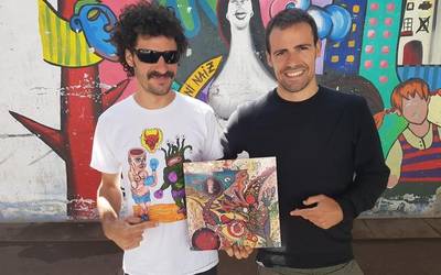 Sofaren rock instrumentala bueltan da disko berriarekin