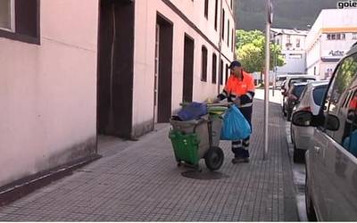 Aretxabaletako EH Bilduk proposatu du Udalak bere gain hartzea kale garbiketa zerbitzua