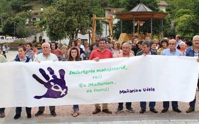 Mañariko eraso matxista gaitzetsi dute kontzentrazioan