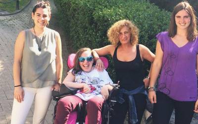 «Gure helburua da gaixotasun arraroak ikusaraztea, eta horretarako, boluntarioak lortzea»