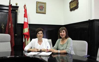 Hitzarmena sinatu du udalak Trafiko Lurraldeburuarekin, hainbat gestio hirian egitea ahalbidetzeko