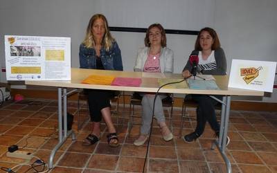 Abian da arropa eta oinetako dendak euskaraz janzteko ekimena