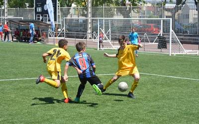 Ekainaren 23ra arteko epea futbol eskolan izena emateko